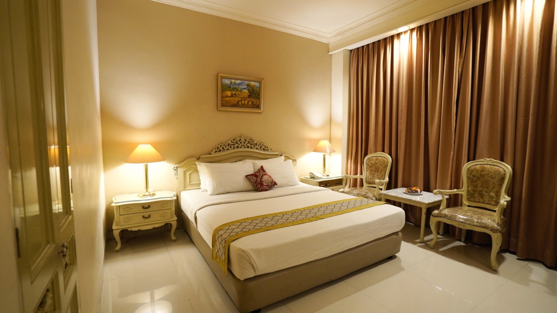 Deluxe Double or Twin Room